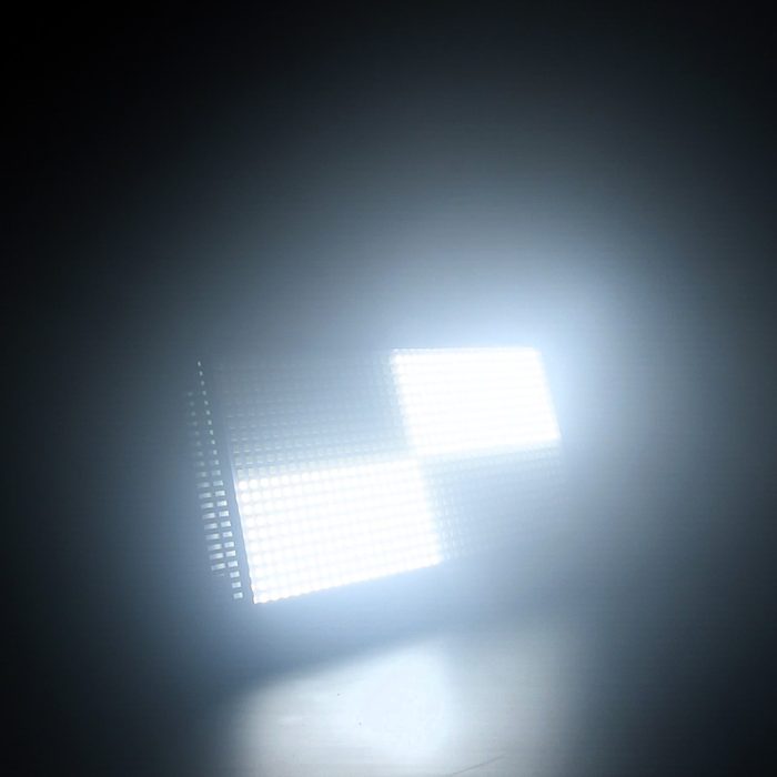 Accecatore Strobo LED Atomic 1000W Acceso in Funzione Pixel Mapping