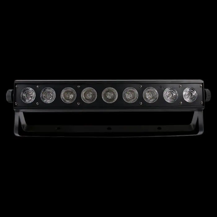 Barra LED a Batteria 9x18W in Prospettiva Frontale su Sfondo Nero
