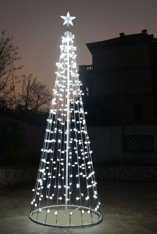 Albero Di Natale Con Luci Incorporate Albero Luminoso di Natale struttura in Metallo Moderno con luci LED