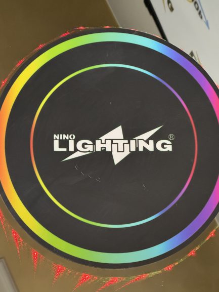 Infinity Photo BOOTH a Rotazione Continua Foto 360° con Anello di Luce SELFIE e Poggiapiedi RGB FlyCase Incluso - immagine 2