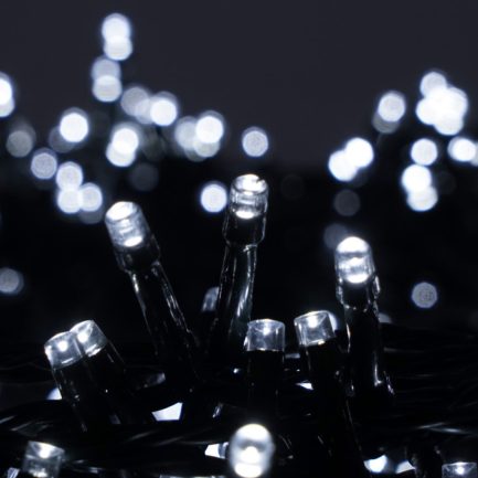 Catena Luminosa Solare di Natale a 100 MiniLED con 8 giochi di Luce per uso Interno/Esterno (Luce Bianca) - immagine 3