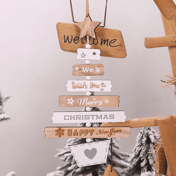 Addobbo Pendente Natalizio a forma di albero da appendere con Ornamenti in Legno