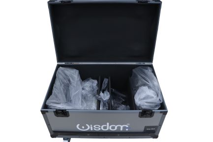 Baule FlightCase 4 Accecatori Stormy Waterproof IP65 1500W RGBW con Tubo LED centrale luce fredda WISDOM - immagine 8