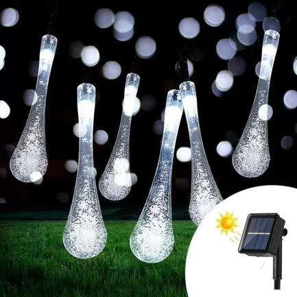 Catena Luminosa Solare di Natale a Forma di Goccia a 50 LED con 8 giochi di Luce per uso Interno/Esterno (Luce Bianca) - immagine 3