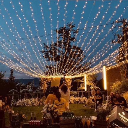 Catena Luminosa CIELO STELLATO di Natale a 100 LED con Luci fisse e intermittenti per uso Interno/Esterno (Luce Bianca e Calda) - immagine 2