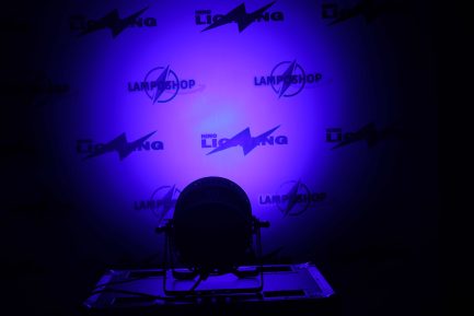 4 Par LED RGBW 15x40W Waterproof Con ZOOM Elettronico Top di gamma Wisdom Line Pro con FlightCase - immagine 8
