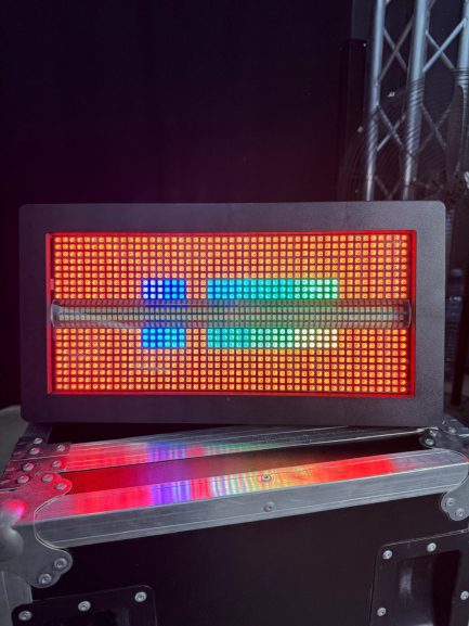 Atomic Shock 1200w RGB+W con Barra Luce Centrale Bianca Fredda Numerosi Giochi Pixel Controllabili - immagine 7