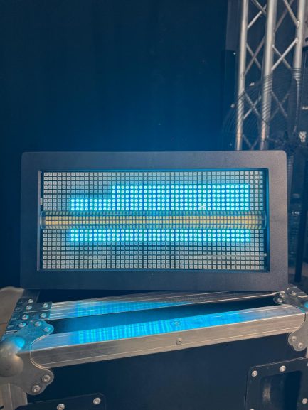 Atomic Shock 1200w RGB+W con Barra Luce Centrale Bianca Fredda Numerosi Giochi Pixel Controllabili - immagine 9