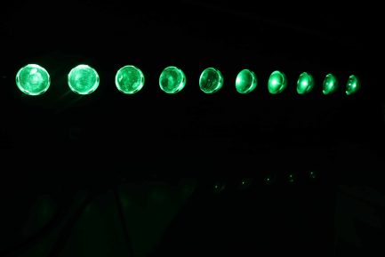 Spaghetti LED BAR BEAM RGBW 10x40W Alimentazione Powercon Controllo Centralina DMX - immagine 7