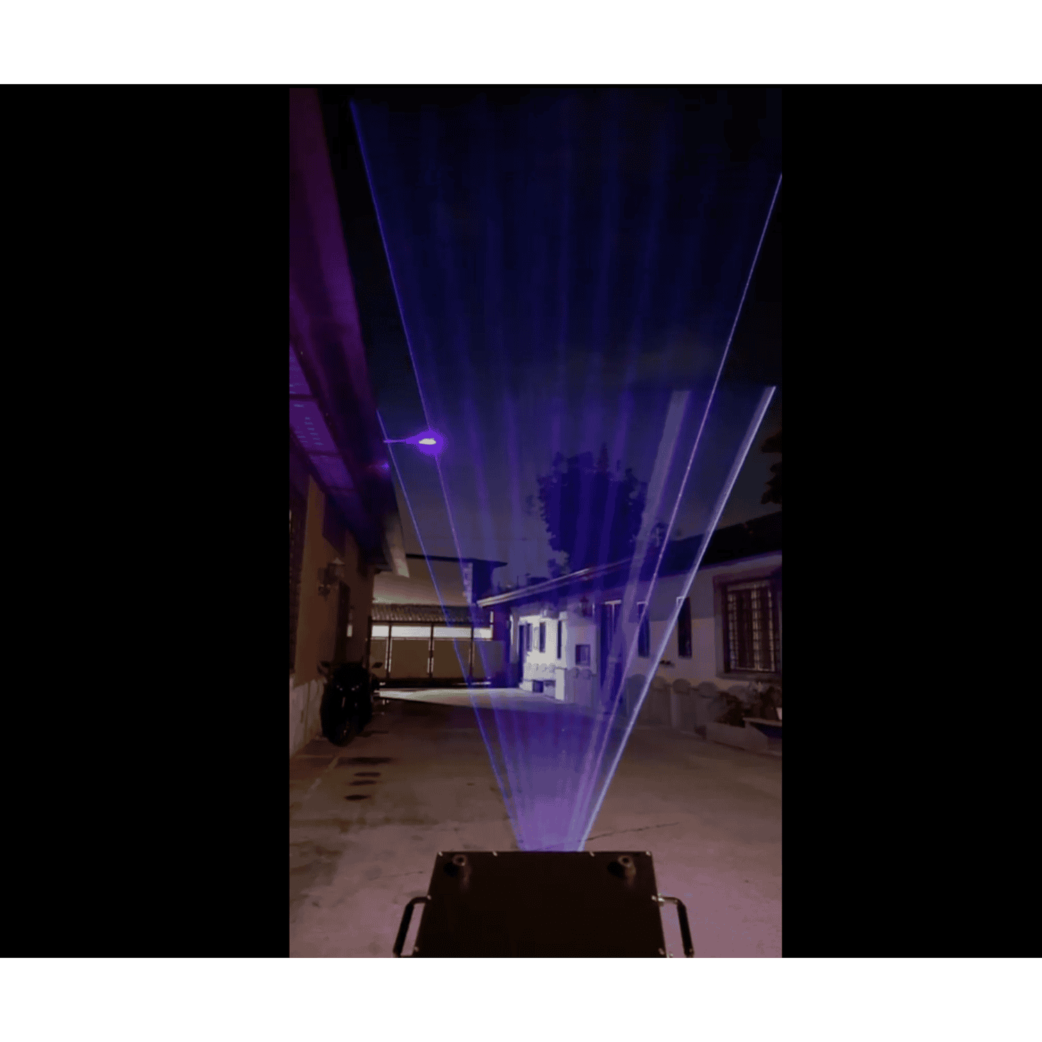 PROIETTORE-LASER-30W-RGB-PROFESSIONALE-3-in-1-alta-luminosità-effetti-Luminosi-e-Proiezioni-con-Baule-Flightcase-8 PROIETTORE LASER 30W RGB PROFESSIONALE 3 in 1 alta luminosita effetti Luminosi e Proiezioni con Baule Flightcase 8