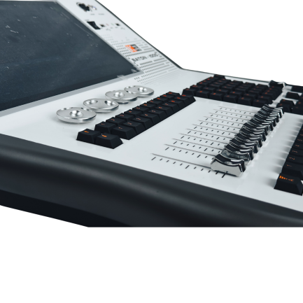 KingKong Baton 1000 consolle Centralina DMX luci professionale 4 universi  touch screen con flight cases - immagine 7
