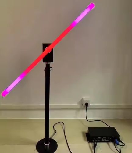 Tubi Luminosi LED RGB Rotanti 360° a Batteria Wireless Kit Completo da 20 Tubi RGB Luminosi con FlightCase - immagine 4