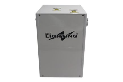 Coppia Fontana Fredda 900W Limited Edition WHITE Spark Machine con Flightcase e ruote NLIGHTING®
