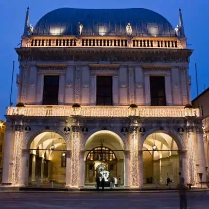 luce catena dimostrativa xc-8620