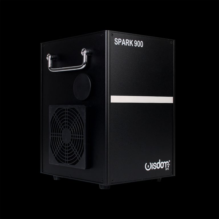 Cold Spark Machine Nera 900W su Sfondo Nero