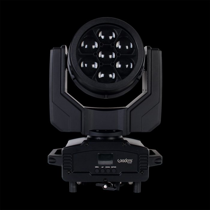 Testa Mobile Wash 7x40W RGBW IP65 in Prospettiva Frontale su Sfondo Nero