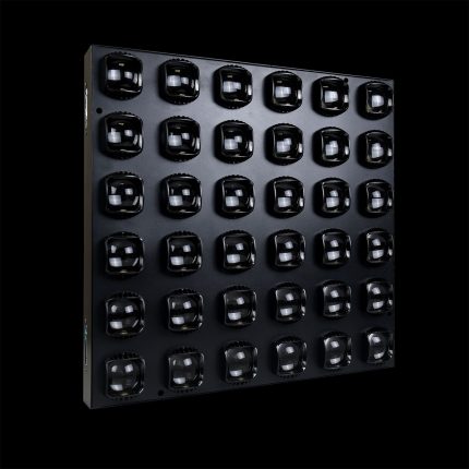 Matrix LED 36x15W RGBW Faro Professionale su Sfondo Nero