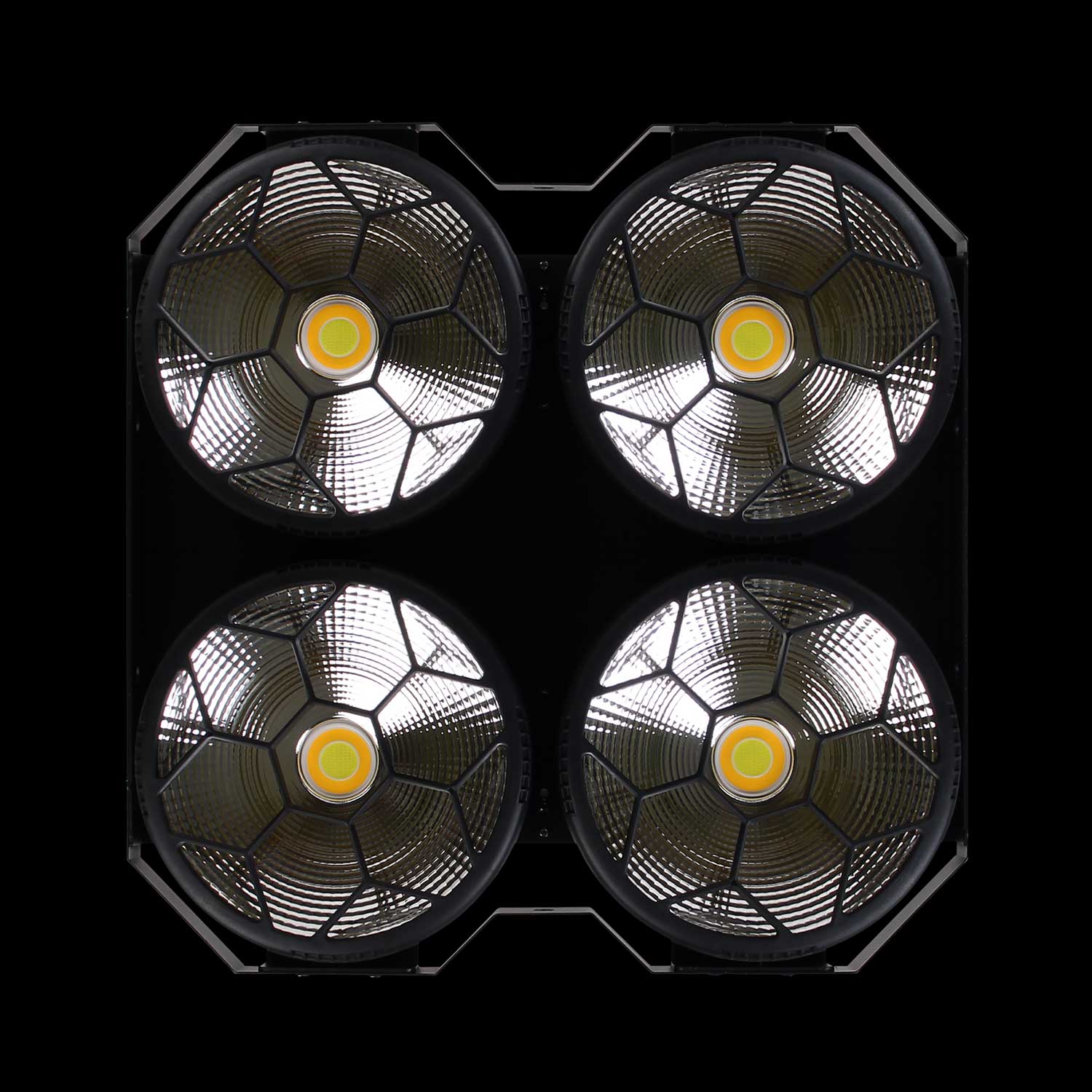 Accecatore 4x100W LED COB Caldo/Freddo in Prospettiva Frontale su Sfondo Nero